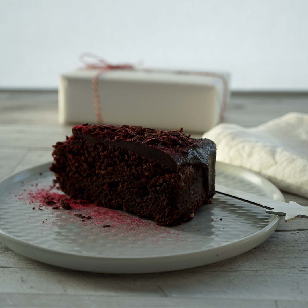 Beetroot chocolate blitz cake - Healthy Food Guide